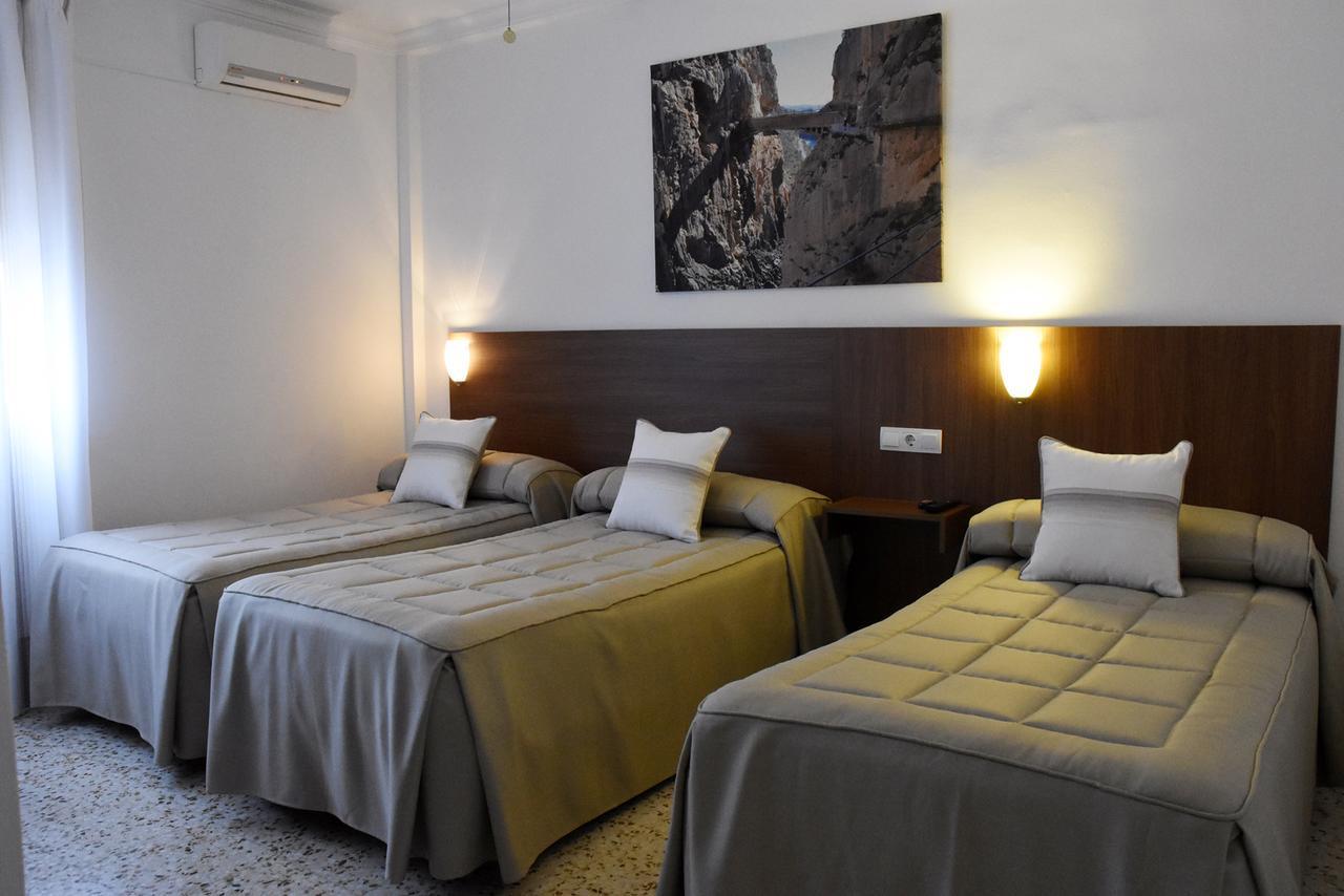 Hostal Restaurante El Cruce Ardales Zewnętrze zdjęcie